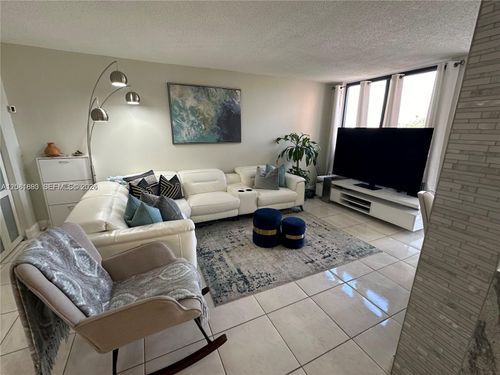 410-9410 W Flagler St, Miami, FL, 33174-2074 | Card Image