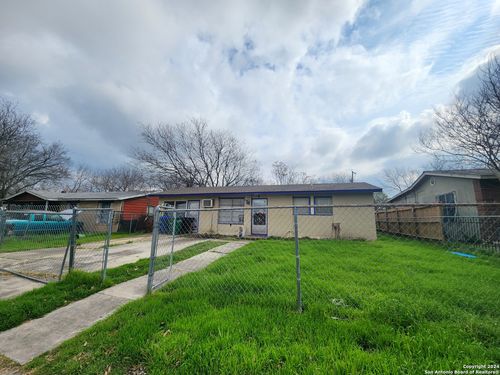 438 Park Plz, San Antonio, TX, 78237-1336 | Card Image