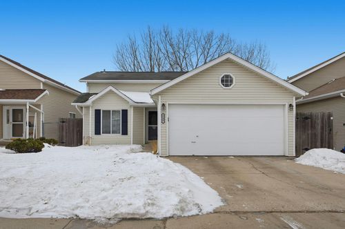 735 47 1/2 St S, Fargo, ND, 58103-7212 | Card Image