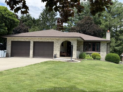 2362 Slo Pitch Rd, Putnam, ON, N0L2B0 | Card Image