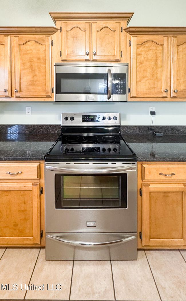 Kitchen (c) | Image 27