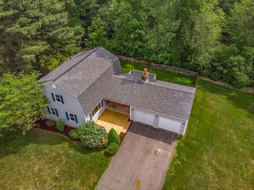 8 Evergreen Ter, Hampden, MA, 01036-9666 | Card Image
