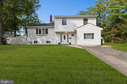 5 Waverly Dr E, Edison, NJ, 08817-4627 | Card Image