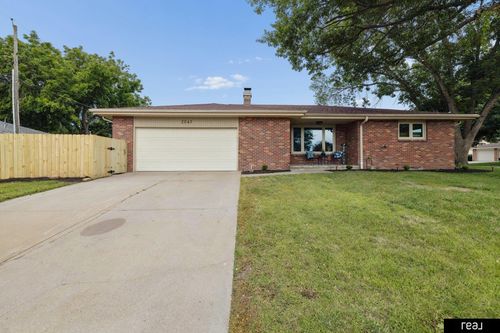 2041 N 77th St, Lincoln, NE, 68505-1447 | Card Image