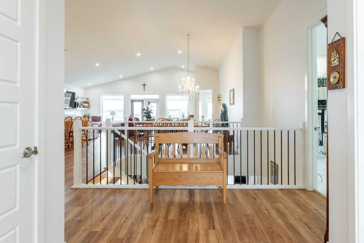 Residential in Coalhurst 5