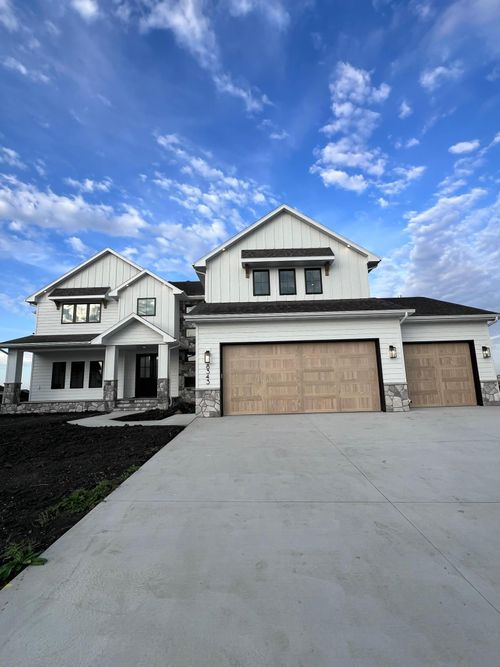 8343 59th St S, Horace, ND, 58047-2915 | Card Image