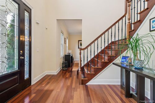 4 Celestial Ct, Saint James, NY, 11780-1518 | Card Image