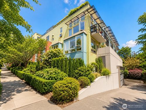 204-4422 Bagley Ave N, Seattle, WA, 98103-7678 | Card Image