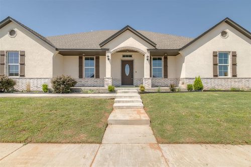 2313 E Kellen Court Ter, Mustang, OK, 73064-2297 | Card Image