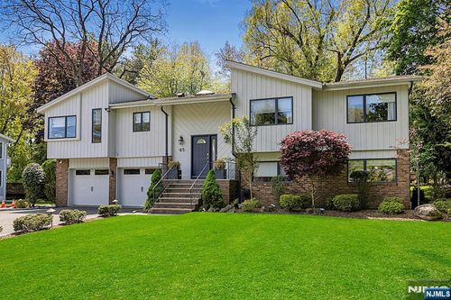 85 Orchard Rd, Demarest, NJ, 07627-1717 | Card Image