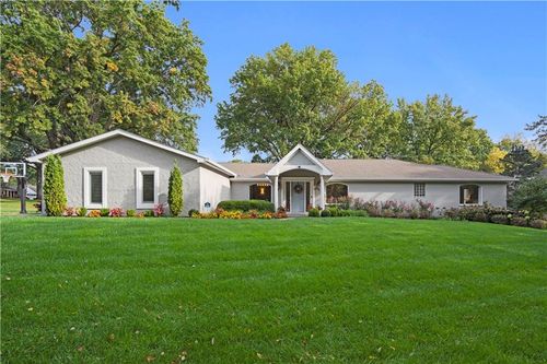 2004 W 97th St, Leawood, KS, 66206-2302 | Card Image