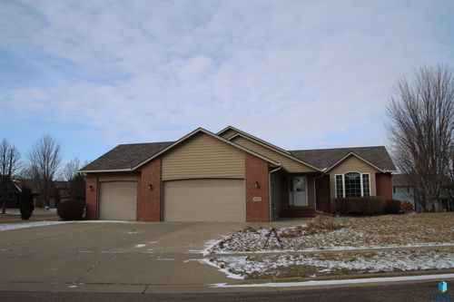 809 S Outlook Dr, Sioux Falls, SD, 57106-4610 | Card Image