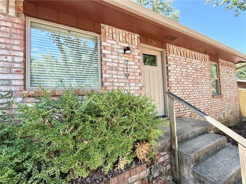 219 E Adobe St, Fayetteville, AR, 72703-3304 | Card Image