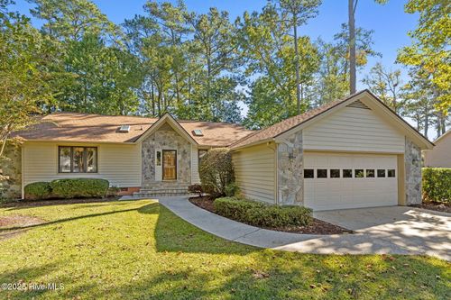 404 Hillcrest Dr, Morehead City, NC, 28557-8443 | Card Image