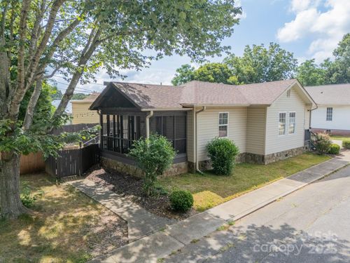 448 17th St, Cramerton, NC, 28032-1316 | Card Image