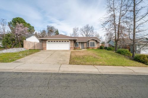 1637 French Lace Ln, Redding, CA, 96003-7373 | Card Image