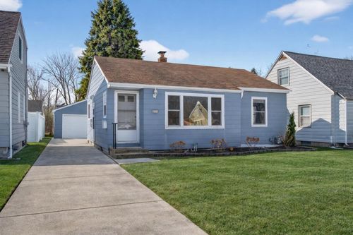 3135 E Koenig Avenue, Saint Francis, WI, 53235 | Card Image