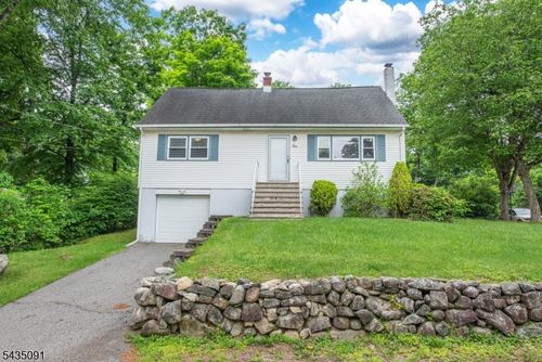 1 Aspen Rd, Ringwood, NJ, 07456-2501 | Card Image