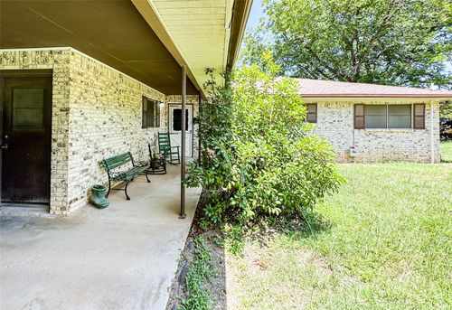 904 W 12th St, Cisco, TX, 76437-3762 | Card Image