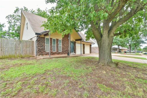 3900 Overland Dr, Del City, OK, 73115-2730 | Card Image
