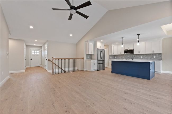 19 - 19 Nicole Cir, Condo with 2 bedrooms, 2 bathrooms and 2 parking in Southampton MA | Image 5