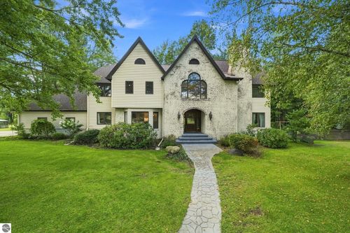 8550 S 35 Rd, Cadillac, MI, 49601-9735 | Card Image