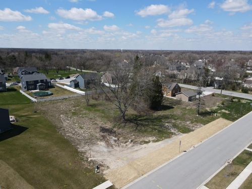 2910 Amberleigh Ln, Dyer, IN, 46311 | Card Image