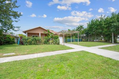 1106 Staghorn Street, House other with 3 bedrooms, 2 bathrooms and null parking in Wellington FL | Image 2