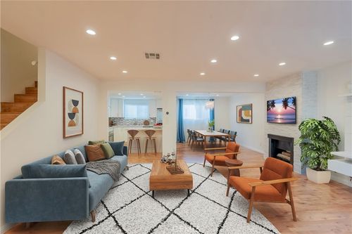 unit-16-18550 Hatteras St, Tarzana, CA, 91356-1924 | Card Image