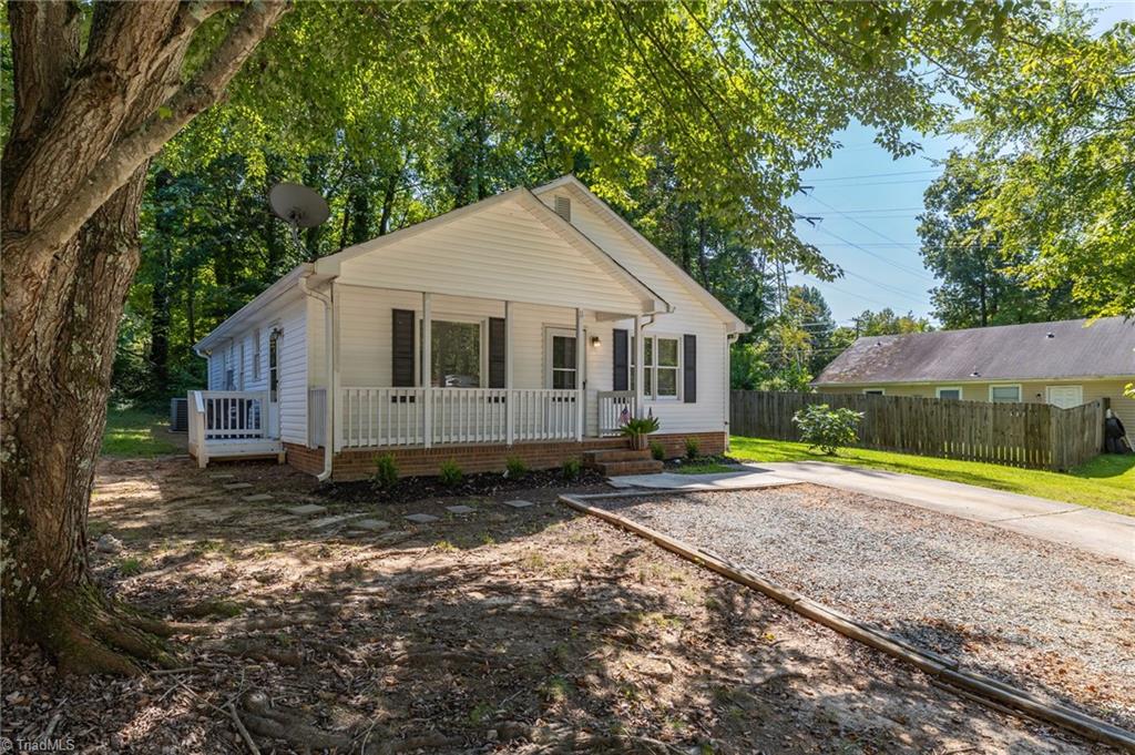 Quad Oak Dr, Greensboro, NC 27405