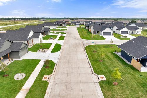 1718 E Village Estates Dr, Park City, KS, 67219-3219 | Card Image