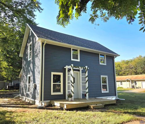 321 W Perry St, Rossville, KS, 66533 | Card Image