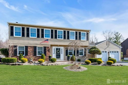 27 Heron Dr, Marlboro, NJ, 07746-1904 | Card Image