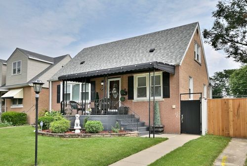 427 46th Ave, Bellwood, IL, 60104-1719 | Card Image