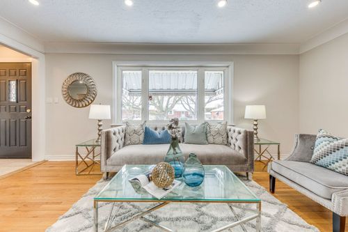 186 Fernwood Cres, Hamilton, ON, L8T3L4 | Card Image