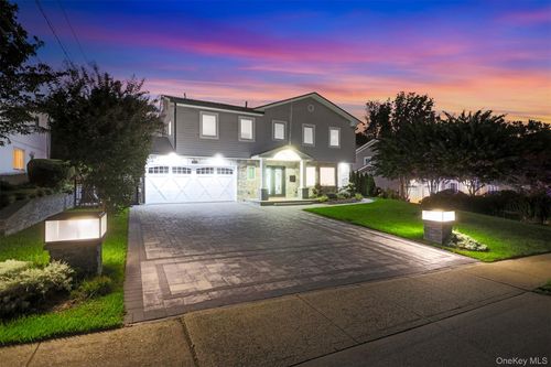 80 Knolls Dr N, Manhasset Hills, NY, 11040-1143 | Card Image