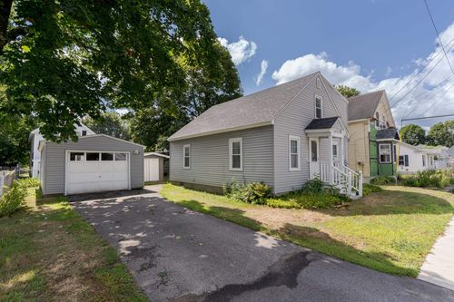 16 Washington St, Rochester, NH, 03867-1830 | Card Image