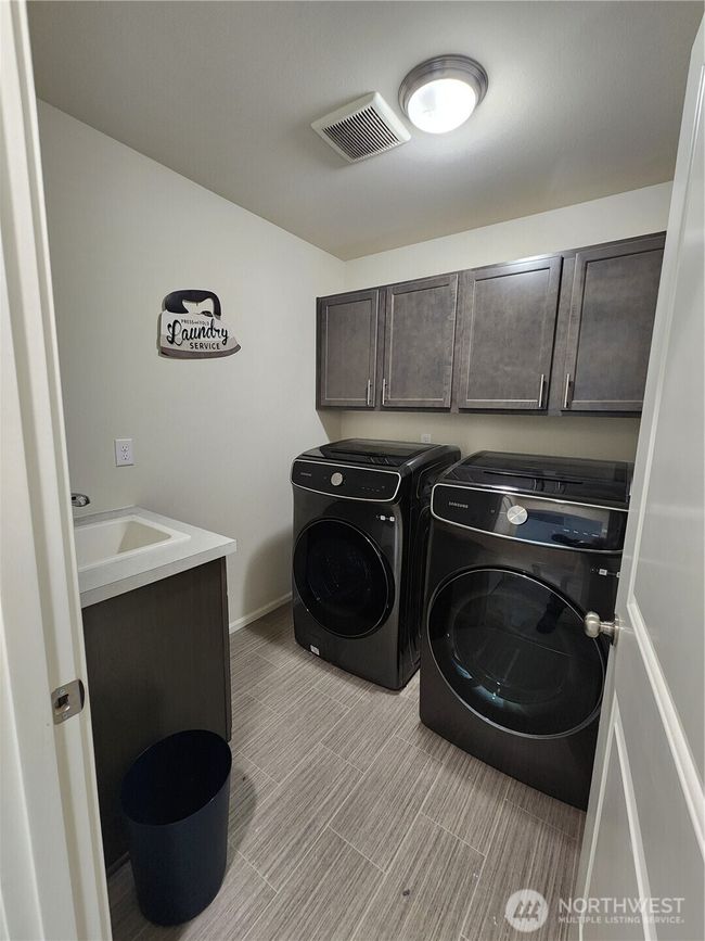 Laundry Room | Image 11