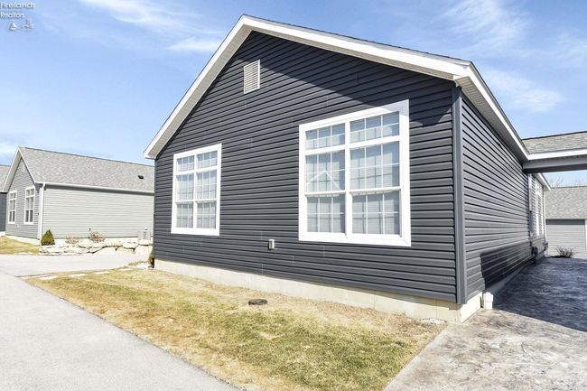10850 E Bayshore Rd, House other with 3 bedrooms, 2 bathrooms and 1 parking in Marblehead OH | Image 38