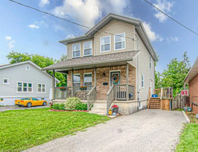 12 Elgin St, House other with 5 bedrooms, 2 bathrooms and 2 parking in Brantford ON | Image 2