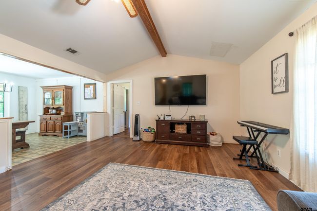 103 Irvin Ln, House other with 3 bedrooms, 2 bathrooms and null parking in Mt Vernon TX | Image 4