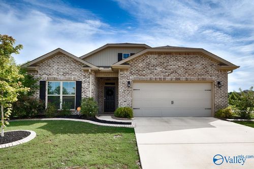 205 Heritage Brook Dr Nw, Madison, AL, 35757-5911 | Card Image