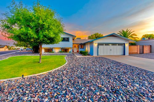 8249 E Redwing Rd, Scottsdale, AZ, 85250-5629 | Card Image