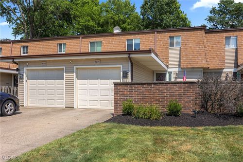 9291 Sussex Drive, Olmsted Falls, OH, 44138 | Card Image