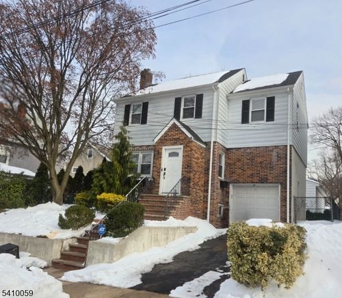 48 Freeman Pl, Nutley, NJ, 07110-3368 | Card Image
