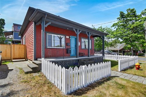 203 Prideaux St, Nanaimo, BC, V9R2M9 | Card Image