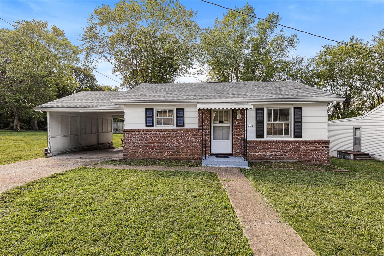 Marshall St, Fredericktown, MO 63645