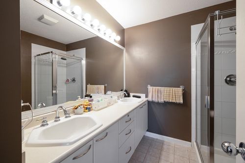 28-3711 Robson Crt, Richmond, BC, V7C5T8 | Card Image