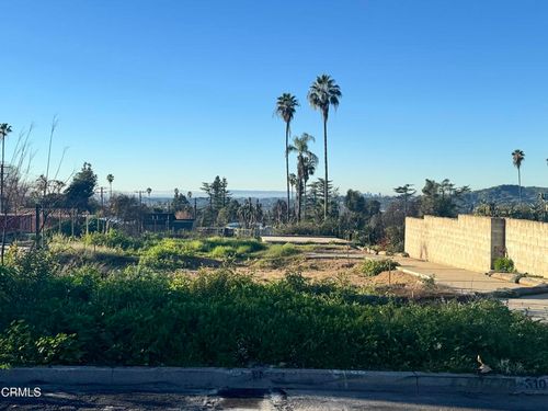 310 E Poppyfields Dr, Altadena, CA, 91001-4840 | Card Image