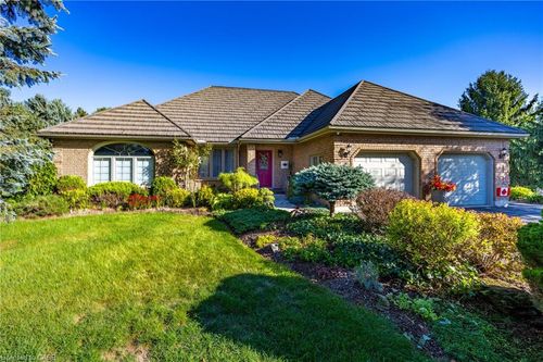 {{alt}} | Card Image